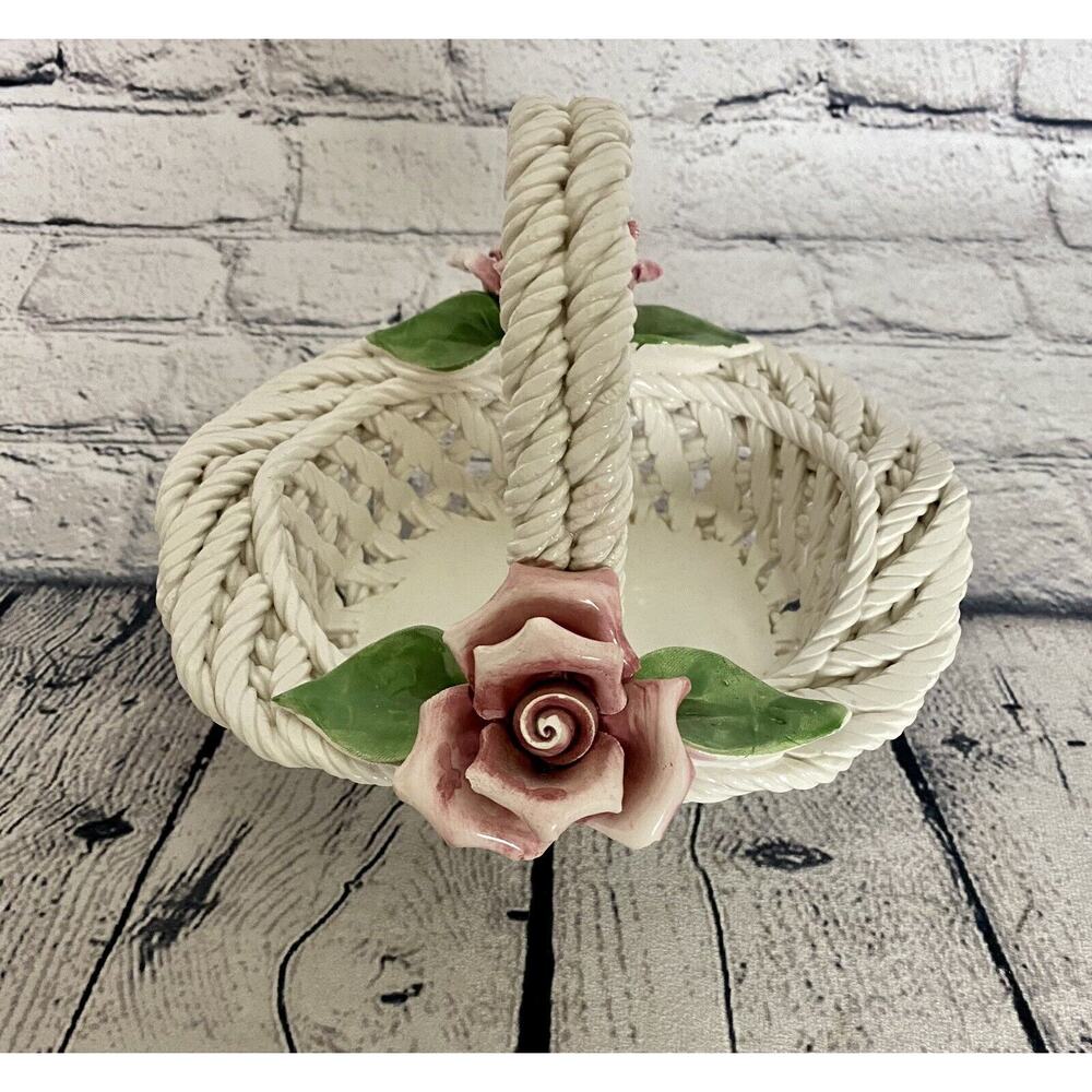 Capodimonte Porcelain Weaved Basket With Handle And Roses Made In Italy - Picture 3 of 7